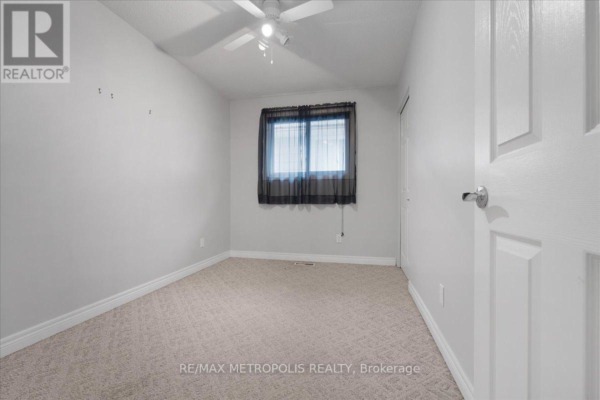 Main - 23 Silver Aspen Crescent, Kitchener, Ontario  N2N 1H5 - Photo 22 - X13563482