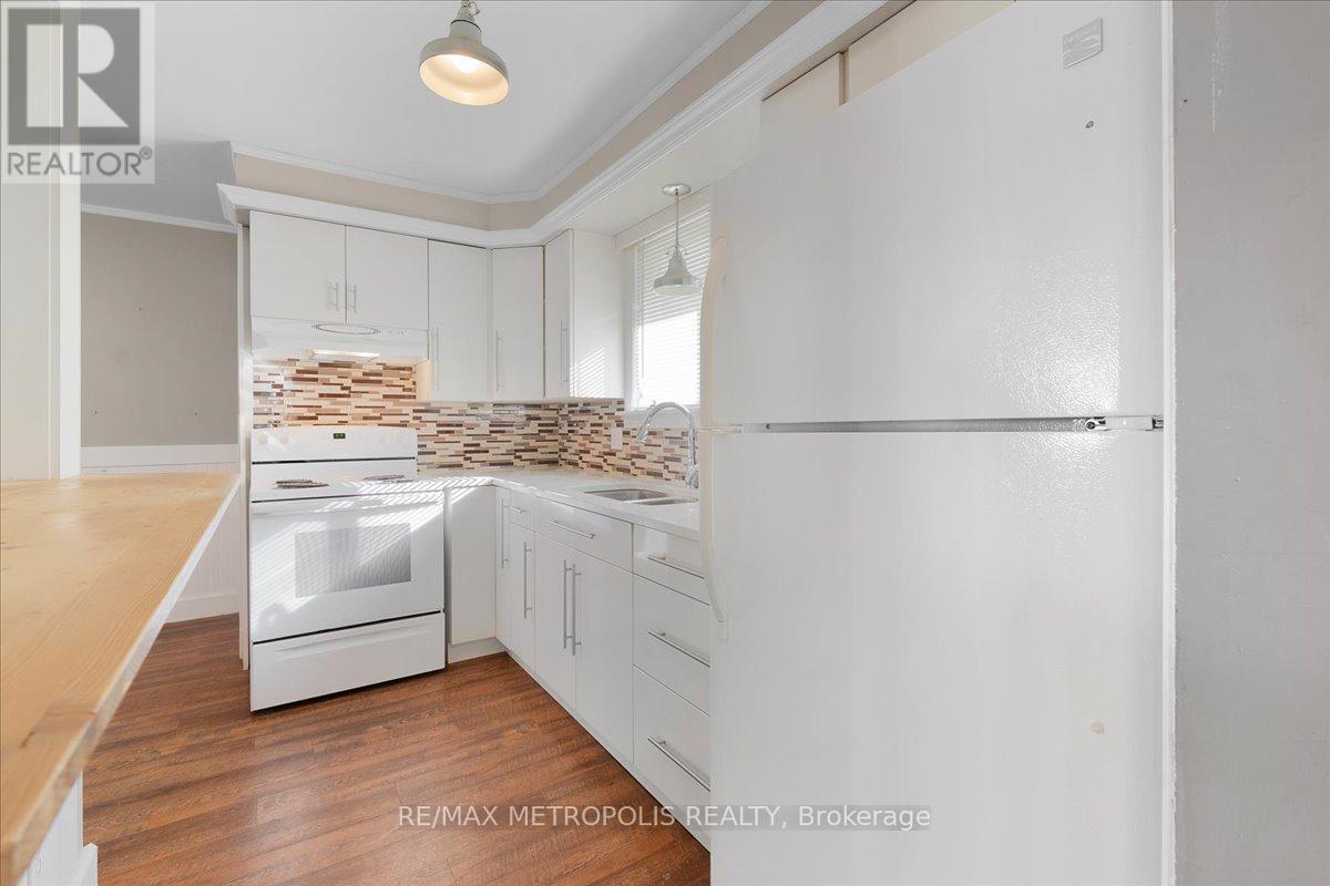 Main - 23 Silver Aspen Crescent, Kitchener, Ontario  N2N 1H5 - Photo 6 - X13563482