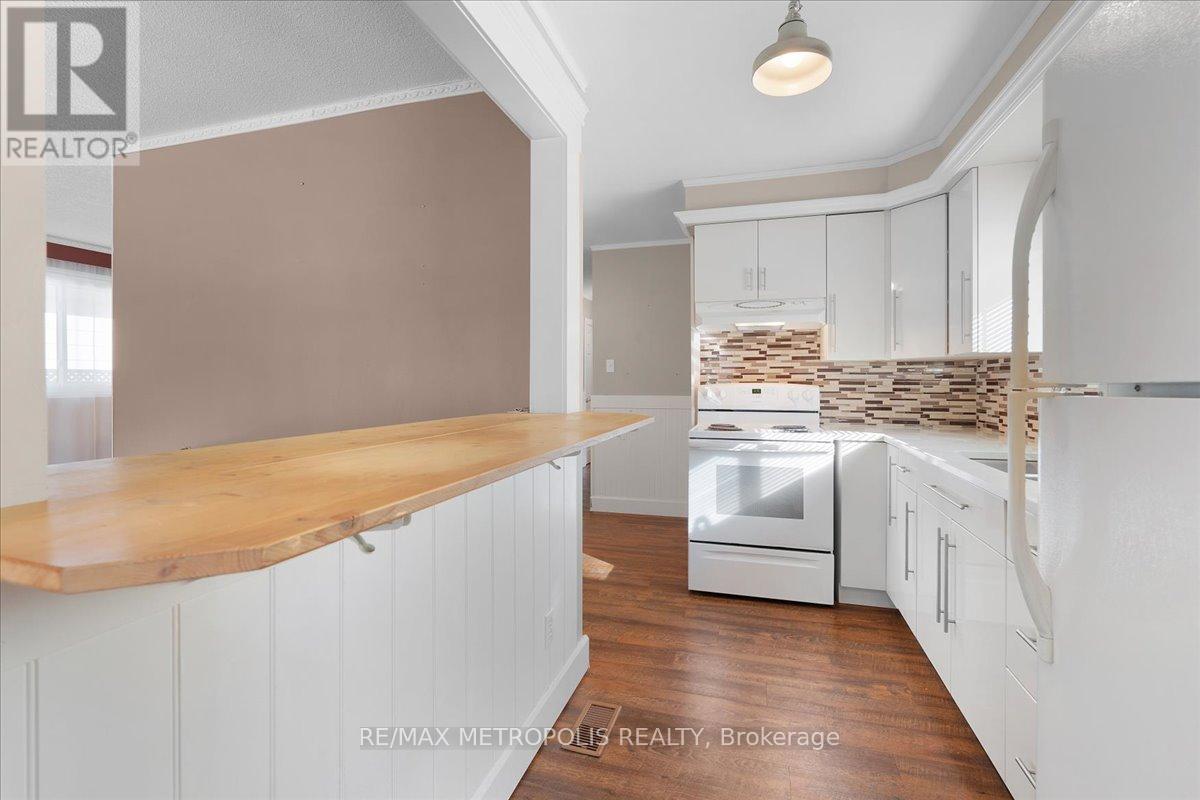 Main - 23 Silver Aspen Crescent, Kitchener, Ontario  N2N 1H5 - Photo 7 - X13563482