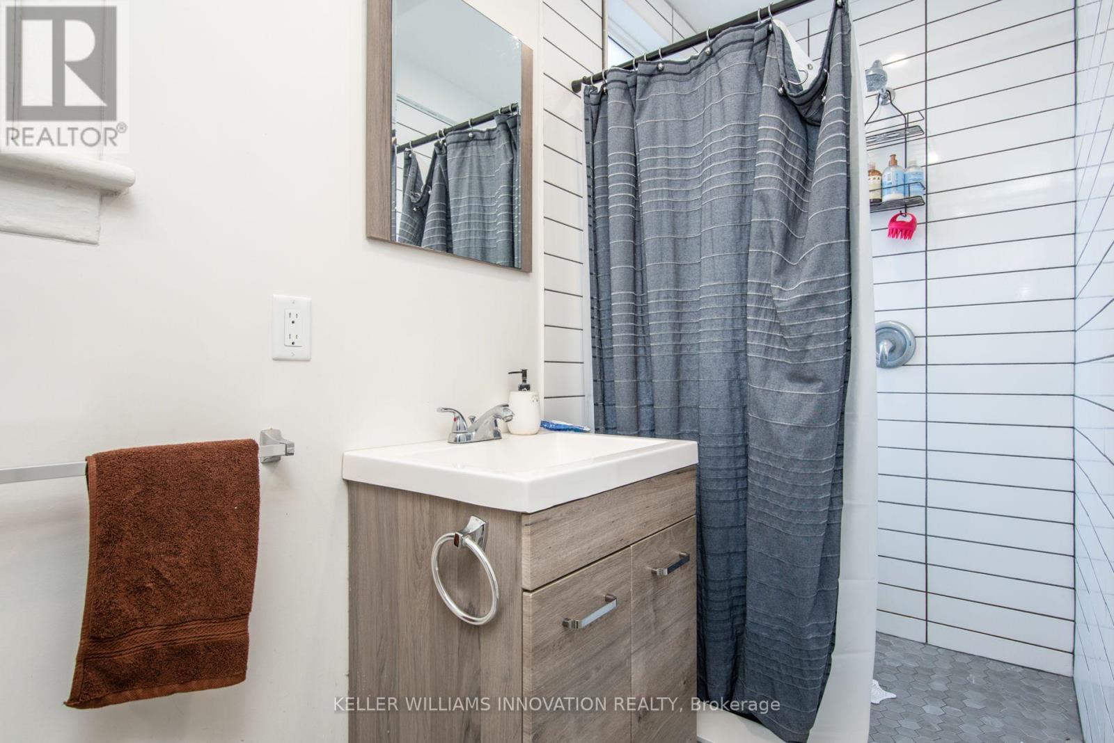 B - 70 Waterloo Avenue, Guelph, Ontario  N1H 3H5 - Photo 10 - X13563554