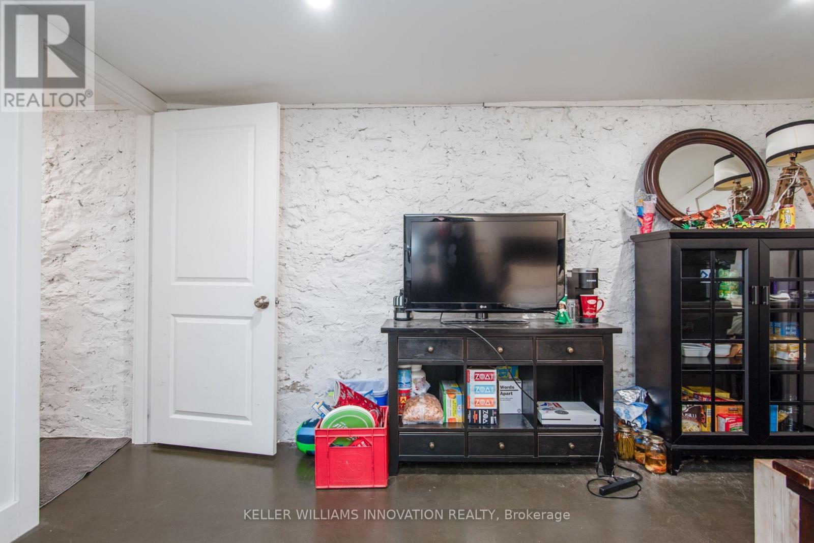 B - 70 Waterloo Avenue, Guelph, Ontario  N1H 3H5 - Photo 14 - X13563554