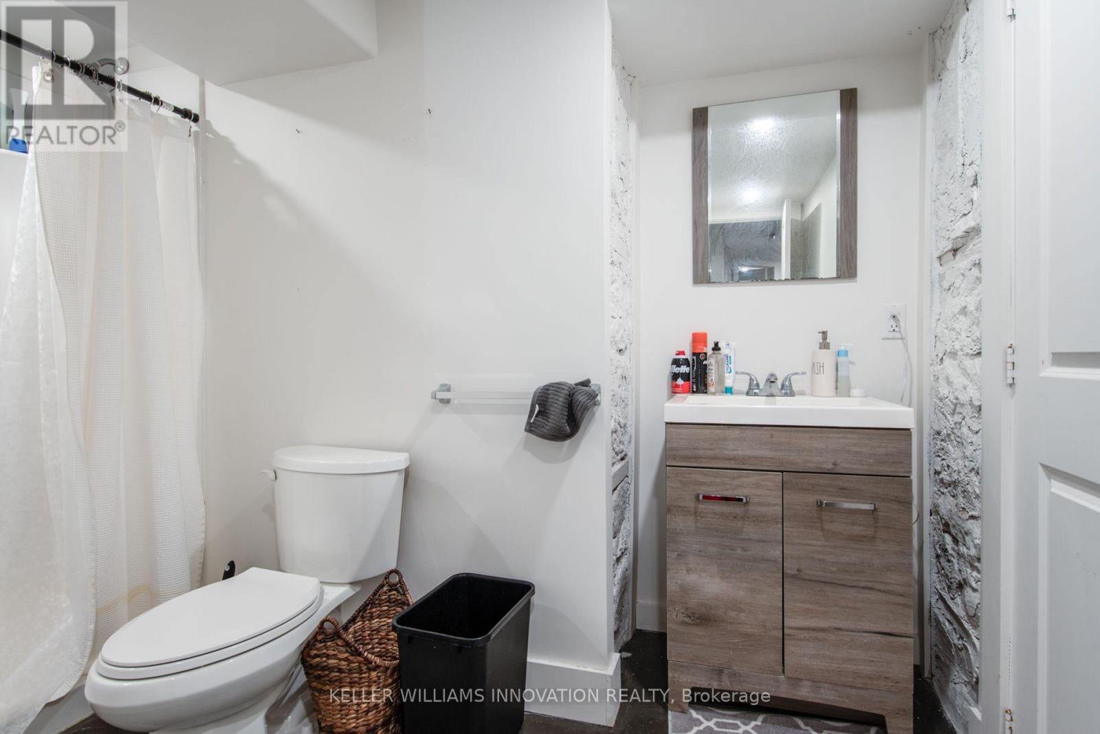 B - 70 Waterloo Avenue, Guelph, Ontario  N1H 3H5 - Photo 15 - X13563554