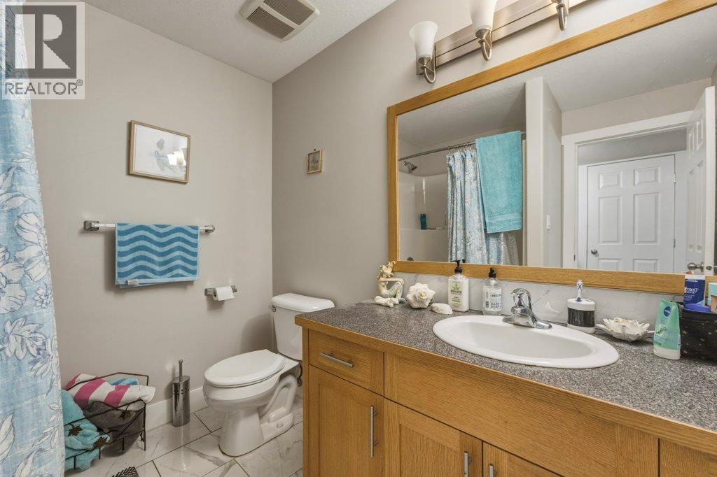 900 10 Avenue SE Unit# 28, Salmon Arm, British Columbia  V1E 2W6 - Photo 58 - 10393729
