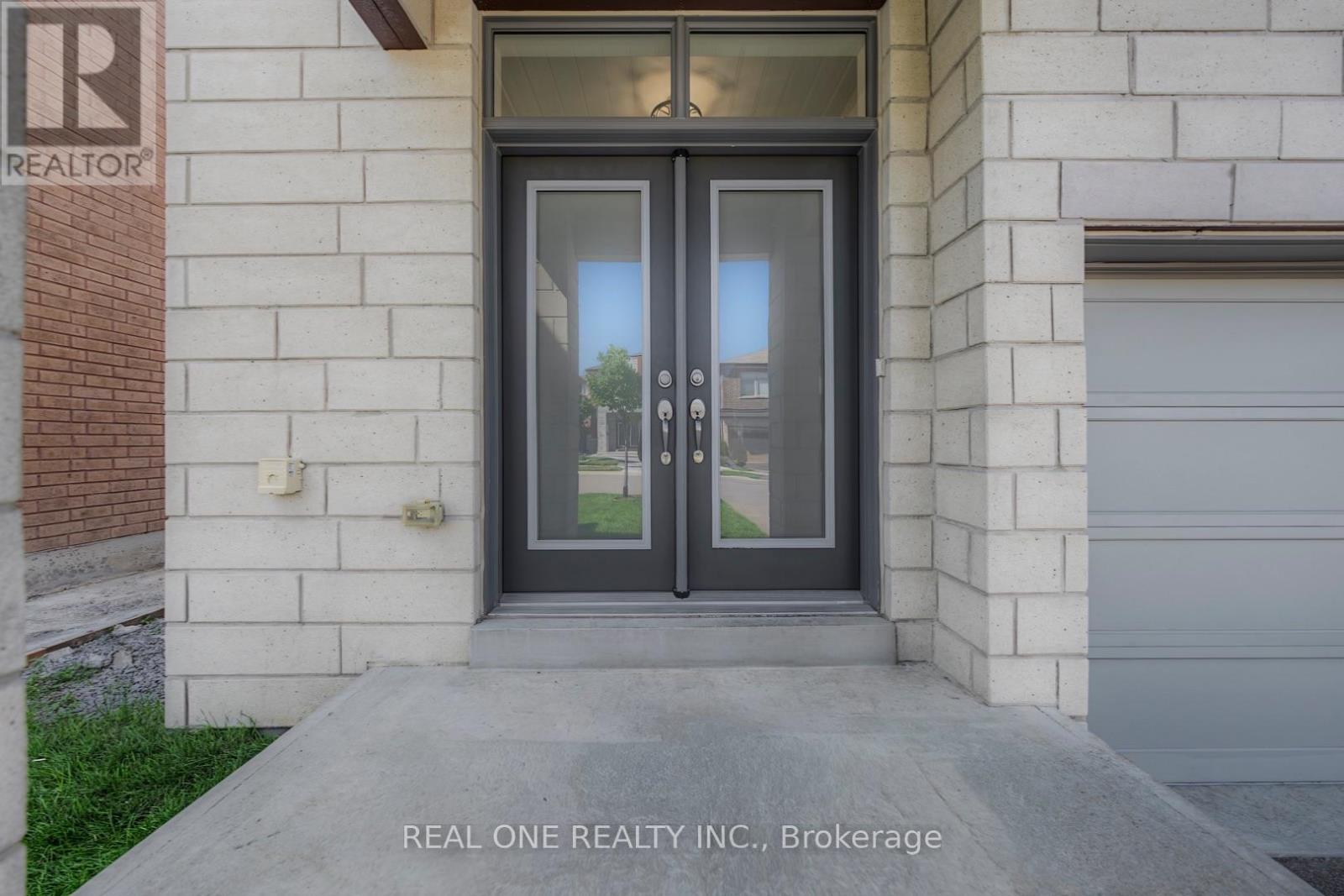 67 Tango Crescent, Newmarket, Ontario  L3X 0K4 - Photo 3 - N13562232
