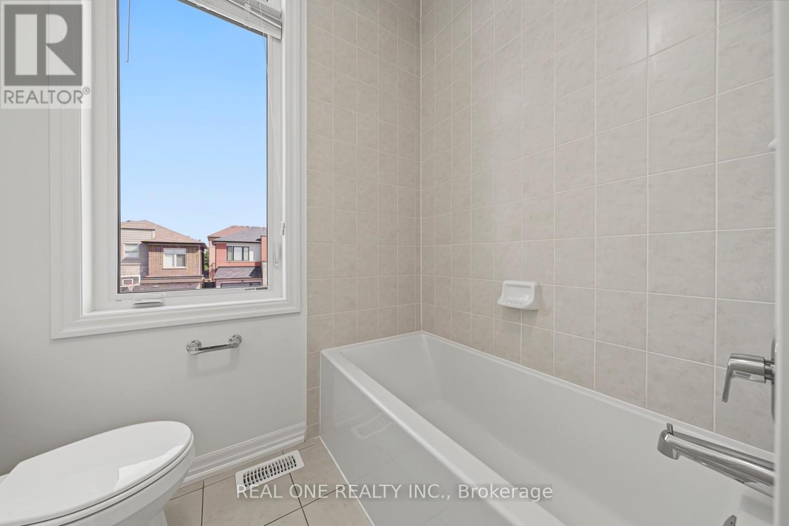 67 Tango Crescent, Newmarket, Ontario  L3X 0K4 - Photo 36 - N13562232