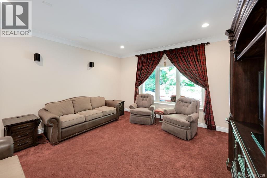 716 Cromarty Ave, North Saanich, British Columbia  V8L 5G6 - Photo 39 - 1043038
