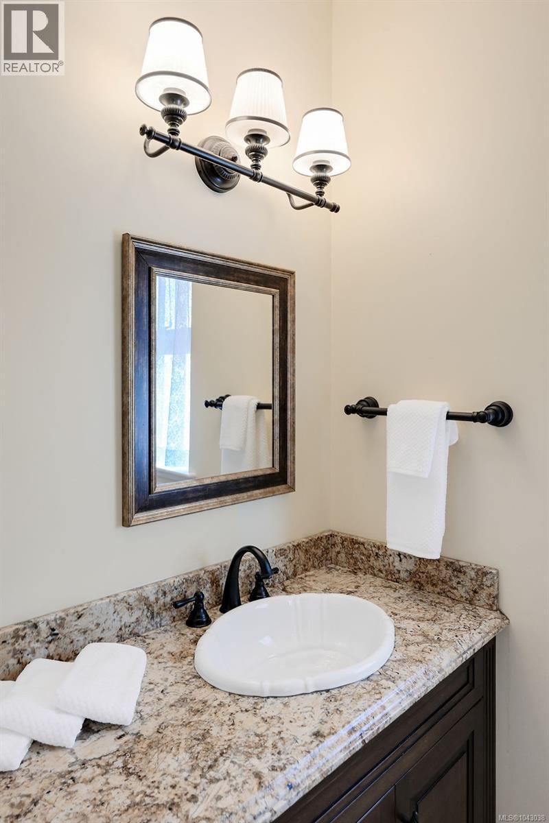 716 Cromarty Ave, North Saanich, British Columbia  V8L 5G6 - Photo 59 - 1043038