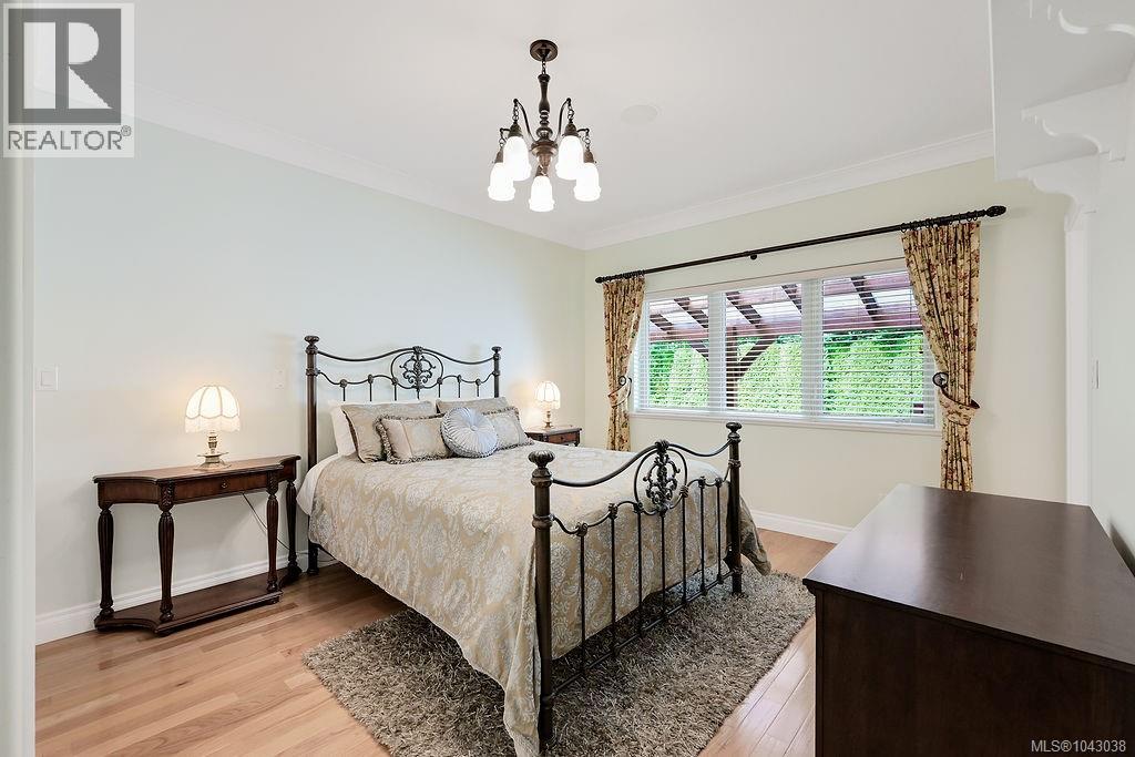 716 Cromarty Ave, North Saanich, British Columbia  V8L 5G6 - Photo 57 - 1043038