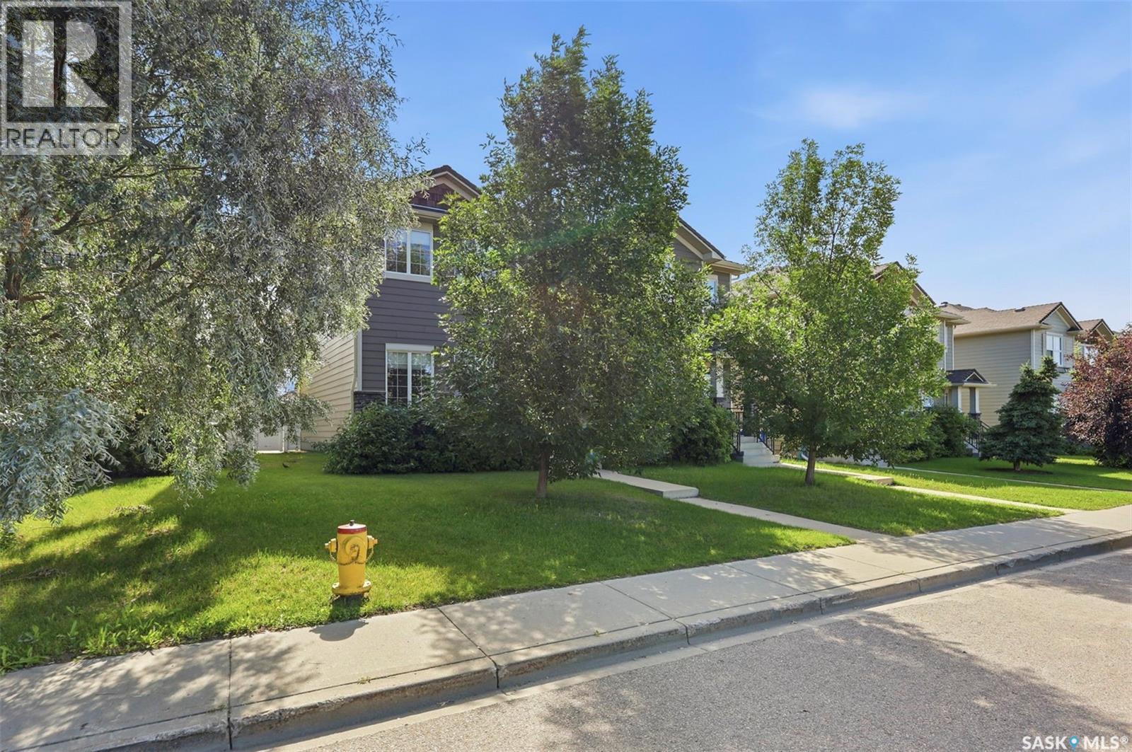 916 Stonebridge Common, Saskatoon, Saskatchewan  S7T 1C9 - Photo 2 - SK042569