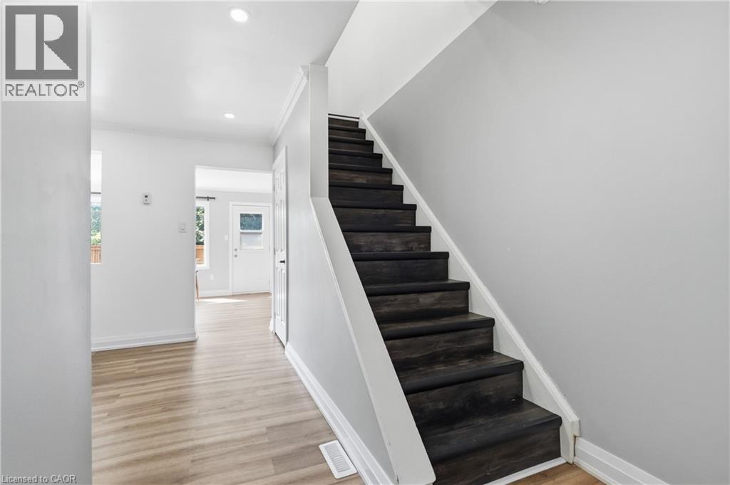 10 Angus Road Unit# 17, Hamilton, Ontario  L8K 6K3 - Photo 3 - 40846751
