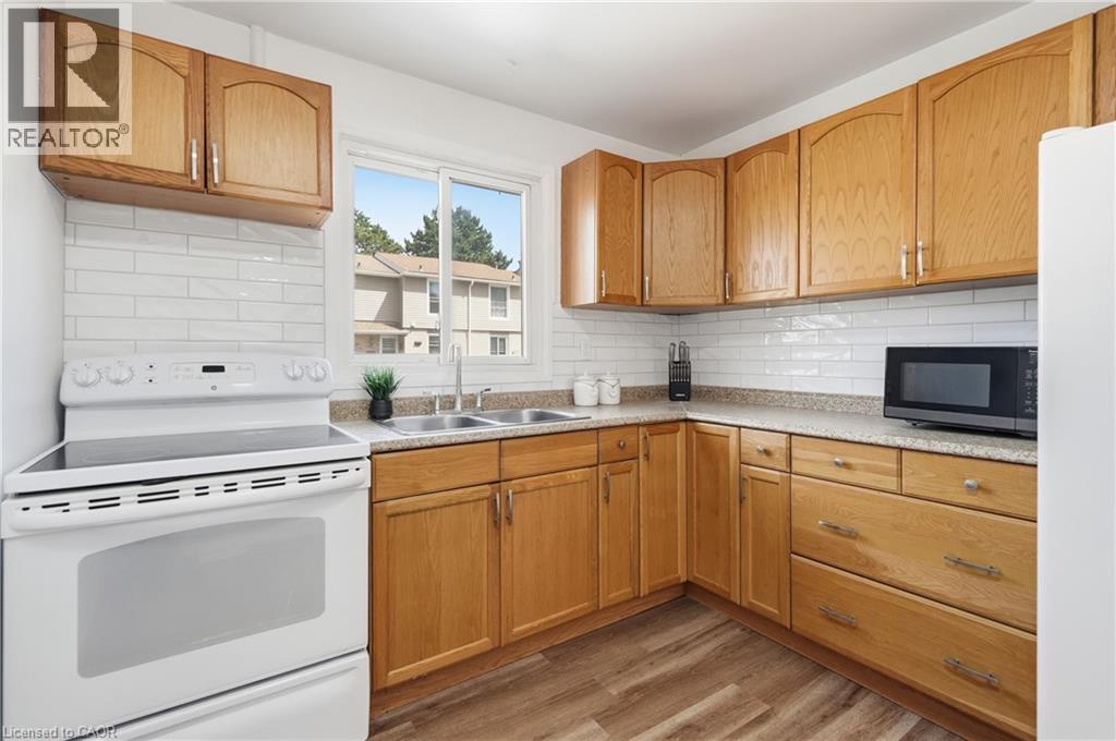 10 Angus Road Unit# 17, Hamilton, Ontario  L8K 6K3 - Photo 7 - 40846751