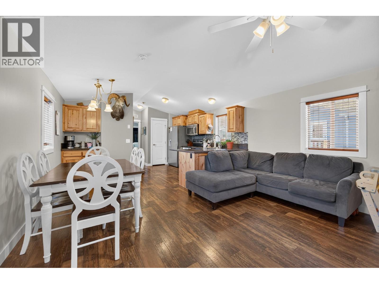 712 SHUSWAP Road E Unit# 6 — photo 2