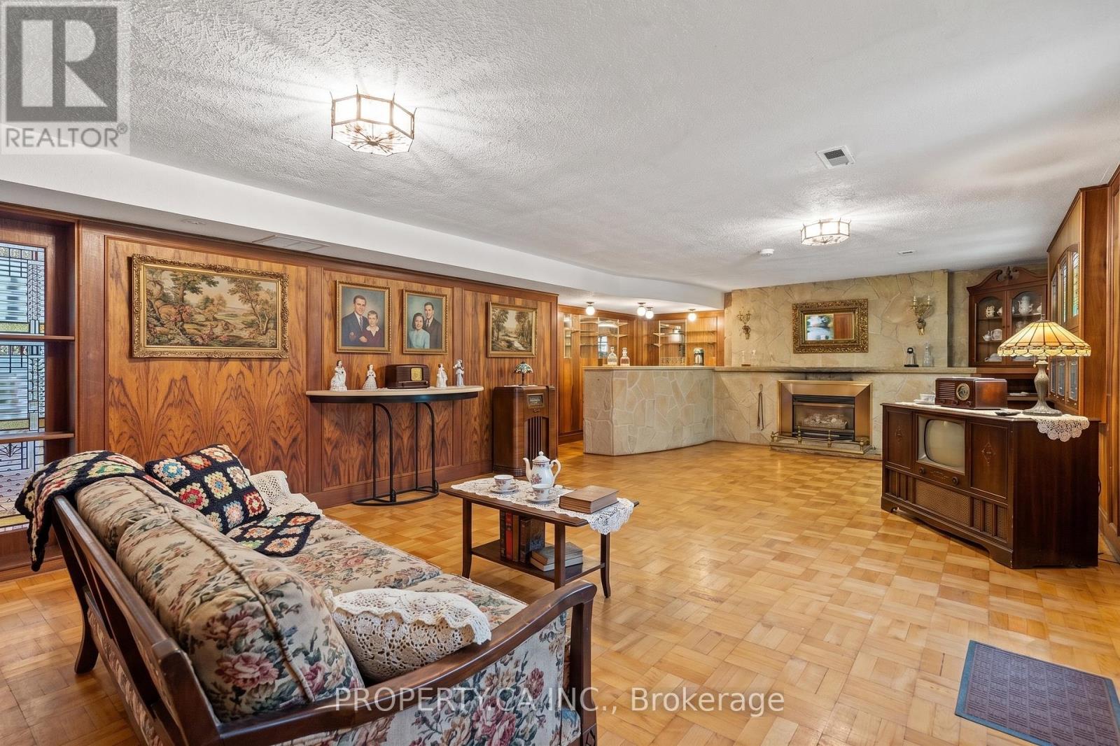 77 Troutbrooke Drive, Toronto, Ontario M3M 1S6 - Photo 28 - W13538318