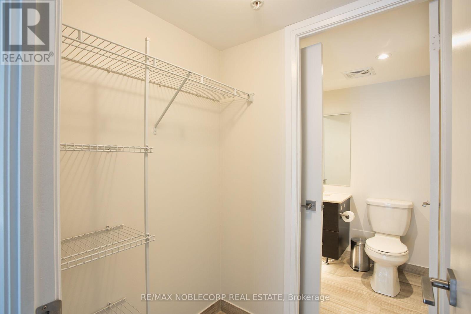 319w - 565 Wilson Avenue, Toronto, Ontario  M3H 0C6 - Photo 14 - C13563906