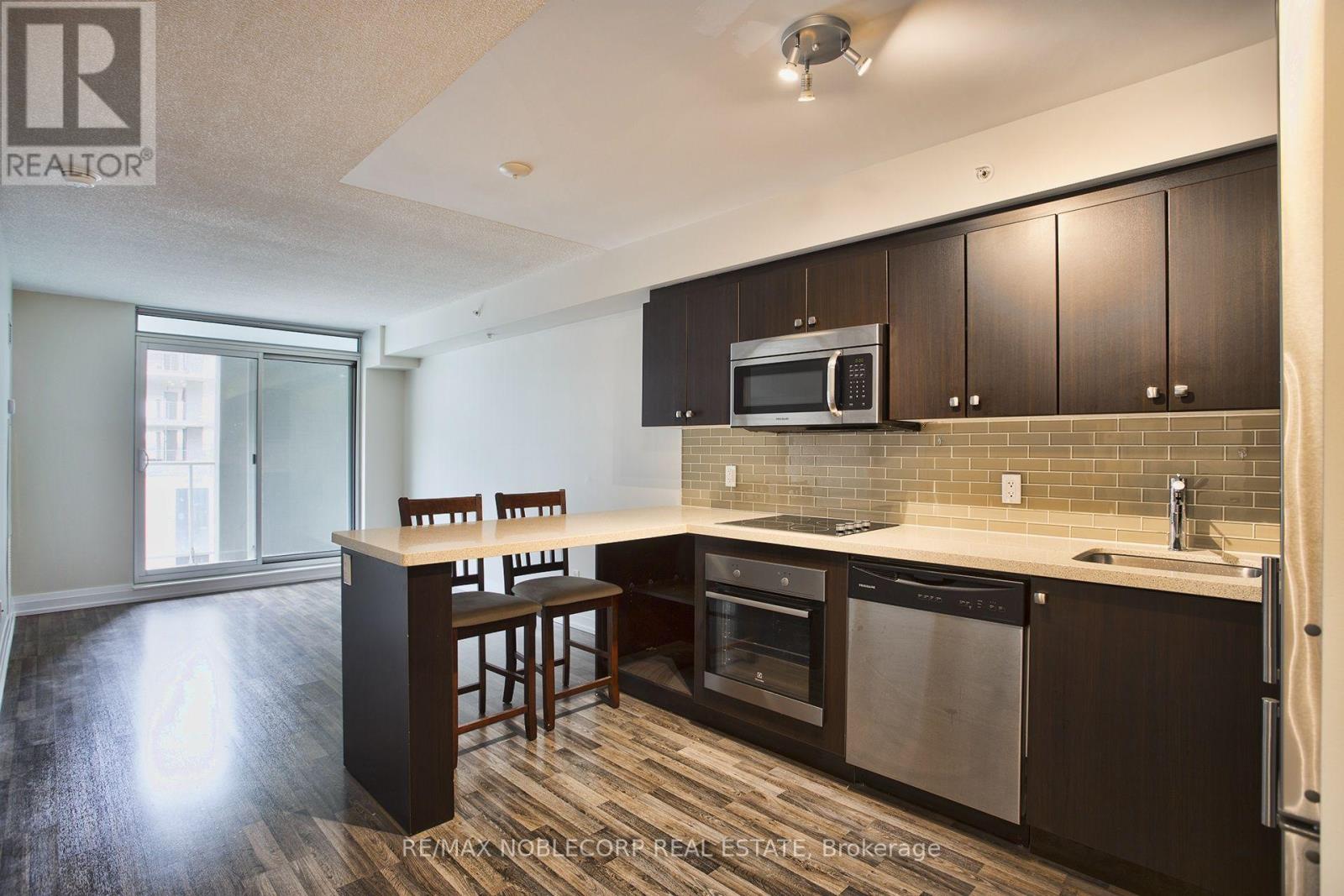 319w - 565 Wilson Avenue, Toronto, Ontario  M3H 0C6 - Photo 3 - C13563906