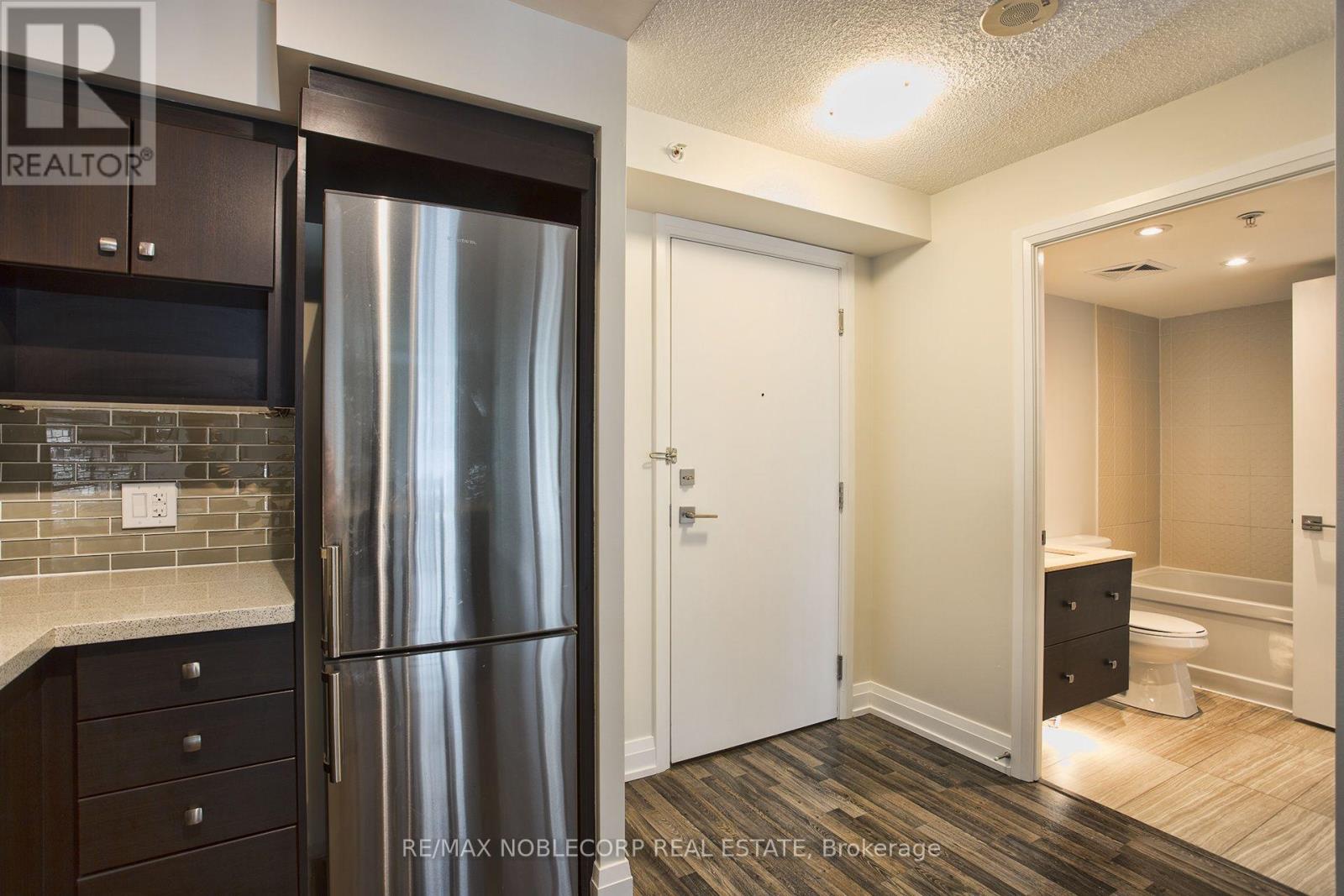 319w - 565 Wilson Avenue, Toronto, Ontario  M3H 0C6 - Photo 4 - C13563906