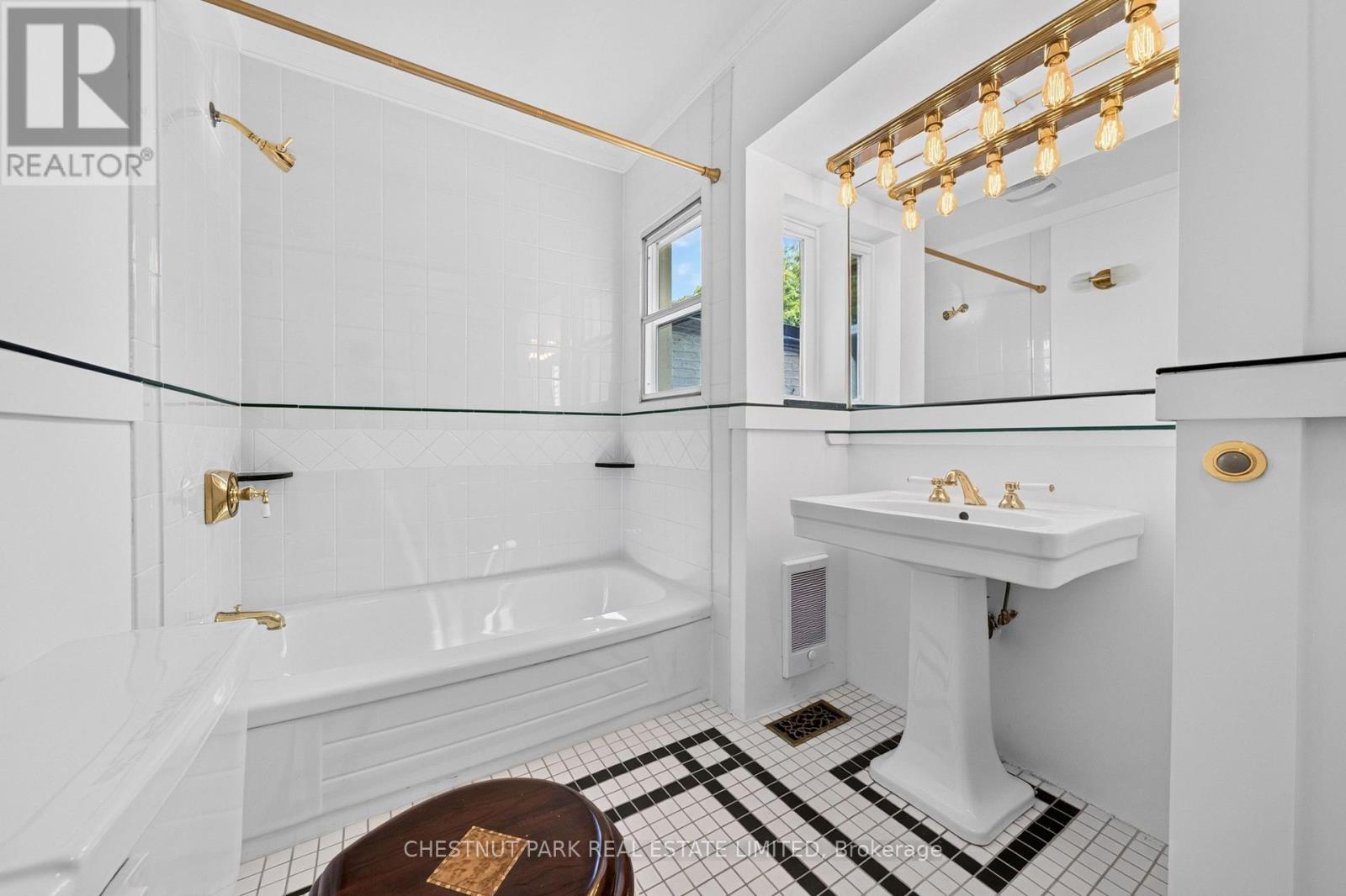 347 1/2 Wellesley Street E, Toronto, Ontario M4X 1H2 - Photo 15 - C13563956