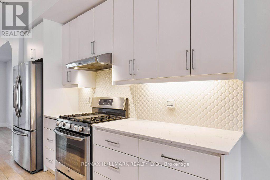 Main/upper - 38 Shudell Avenue, Toronto, Ontario  M4J 1C7 - Photo 11 - E13563864