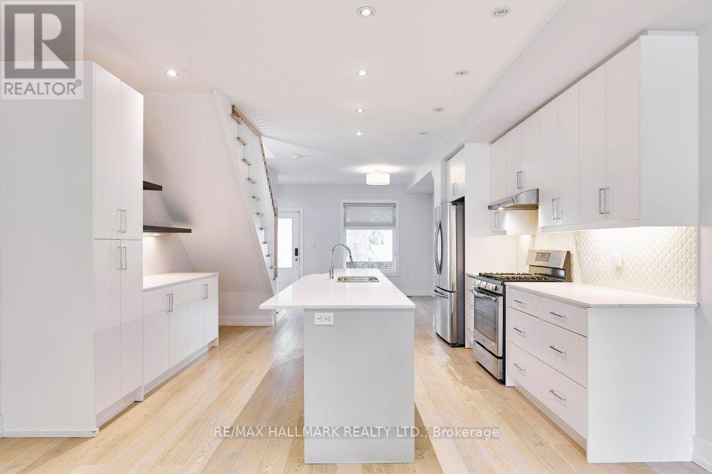 Main/upper - 38 Shudell Avenue, Toronto, Ontario  M4J 1C7 - Photo 13 - E13563864