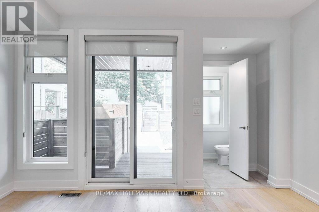 Main/upper - 38 Shudell Avenue, Toronto, Ontario  M4J 1C7 - Photo 16 - E13563864