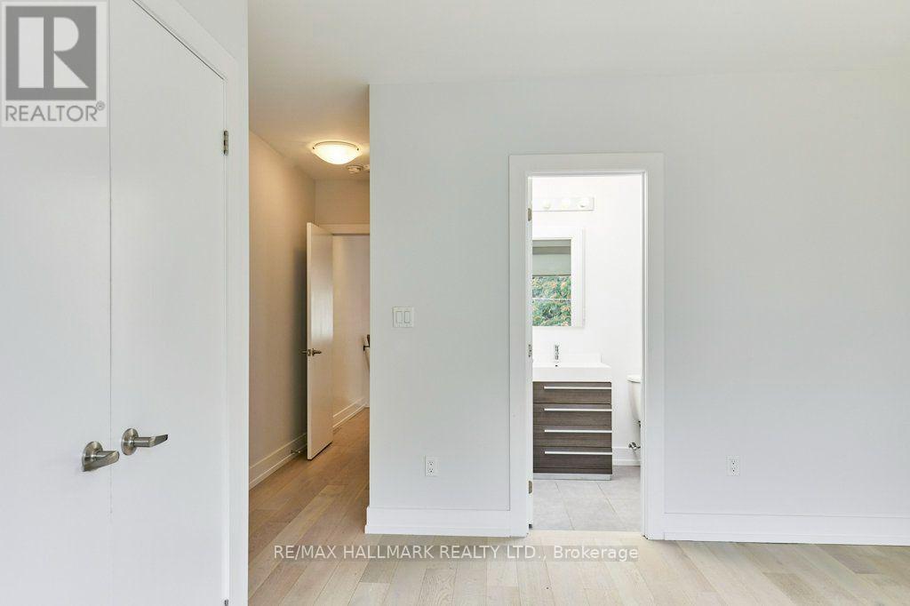 Main/upper - 38 Shudell Avenue, Toronto, Ontario  M4J 1C7 - Photo 27 - E13563864