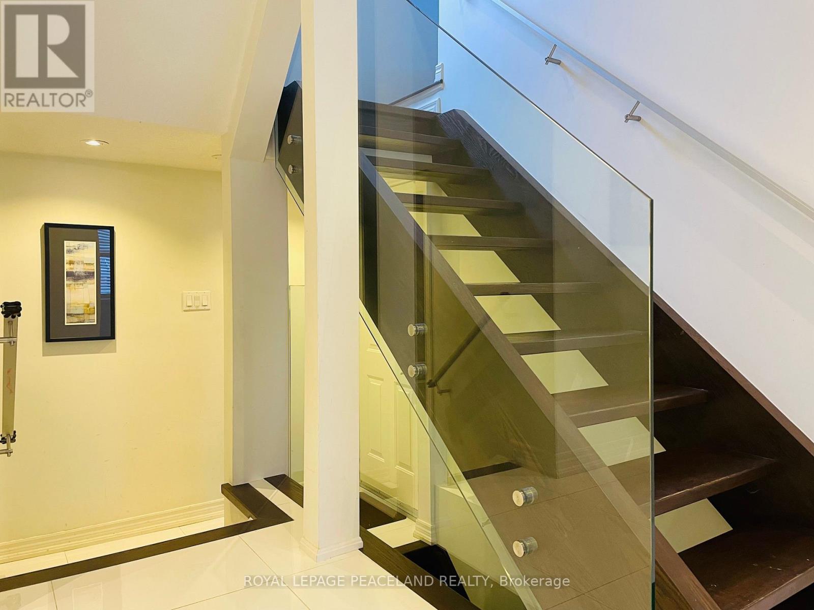 5 Mirando Street, Richmond Hill, Ontario  L4S 2W8 - Photo 4 - N13563808