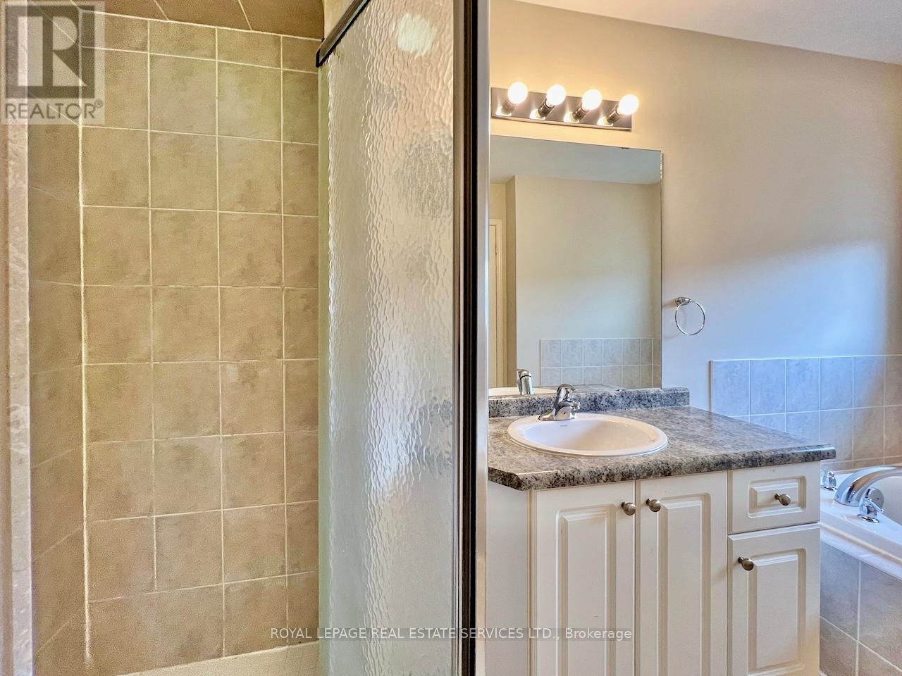 2153 Redstone Crescent, Oakville, Ontario  L6M 5B2 - Photo 18 - W13563866