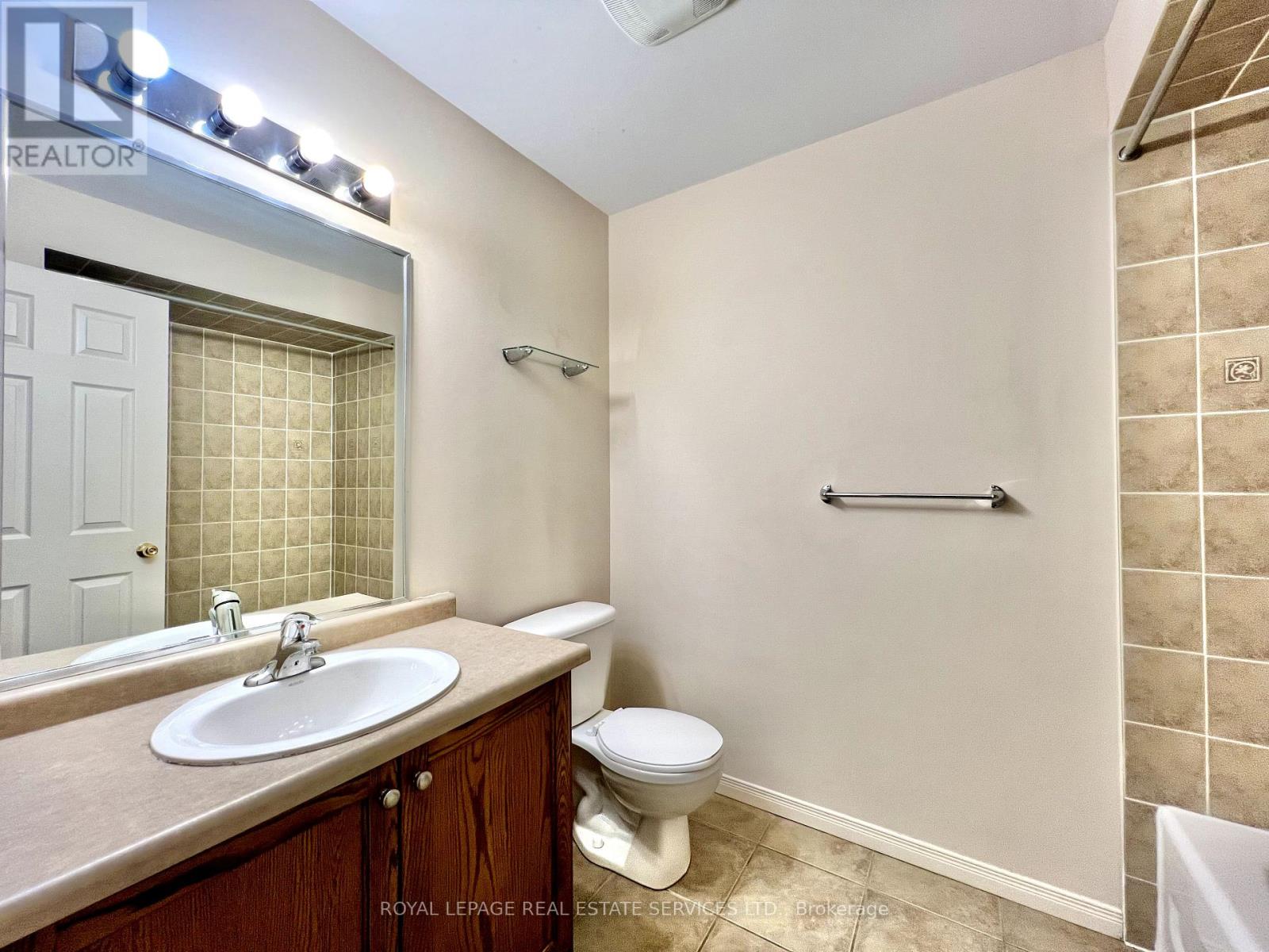 2153 Redstone Crescent, Oakville, Ontario  L6M 5B2 - Photo 23 - W13563866