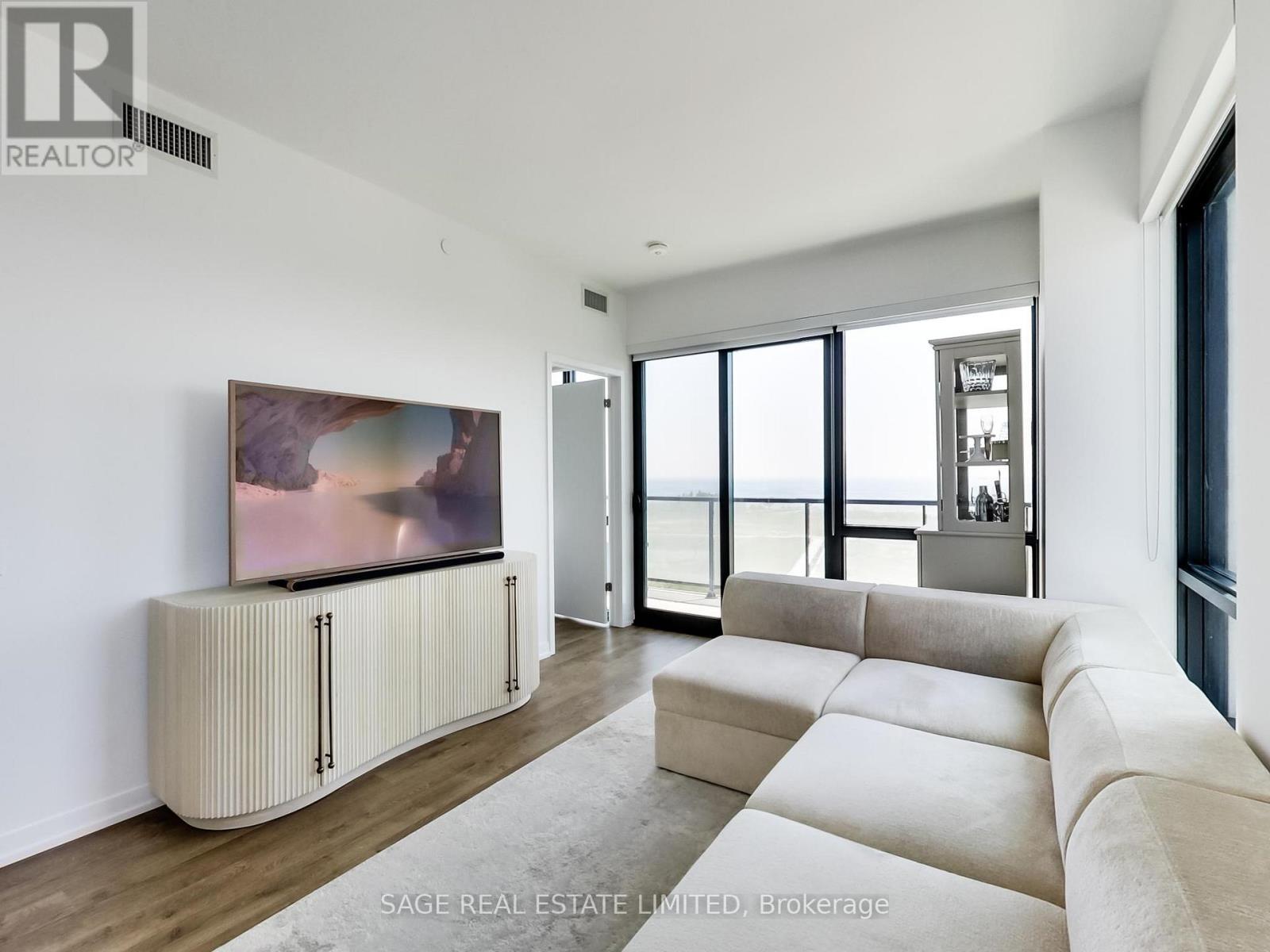 817 - 251 Masonry Way, Mississauga, Ontario  L5H 0B3 - Photo 2 - W13563966