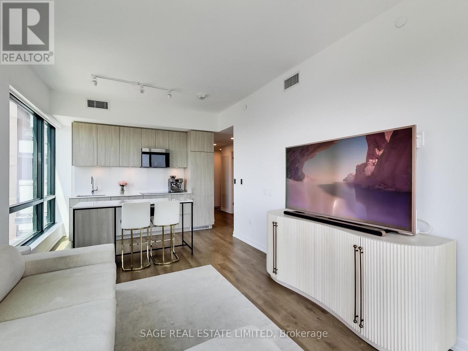 817 - 251 Masonry Way, Mississauga, Ontario  L5H 0B3 - Photo 4 - W13563966