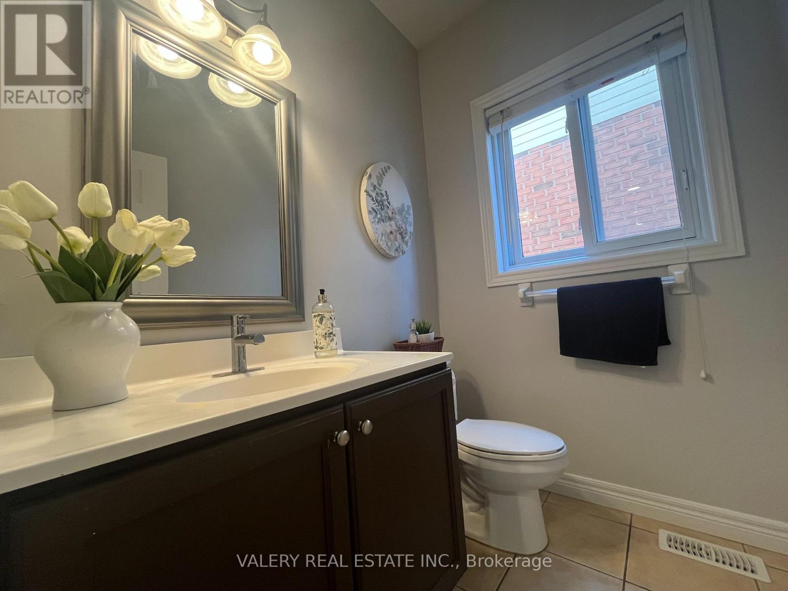 70 Doonmills Drive, Kitchener, Ontario  N2P 2X3 - Photo 3 - X13563812