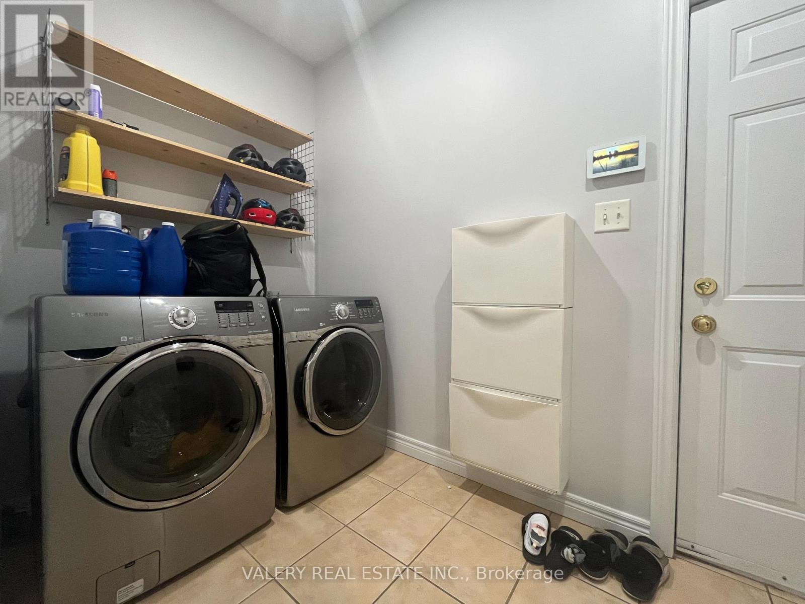 70 Doonmills Drive, Kitchener, Ontario  N2P 2X3 - Photo 4 - X13563812