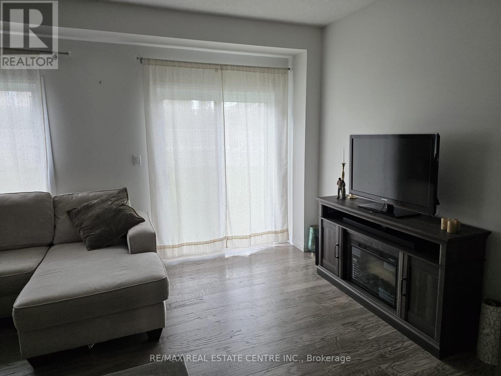 36 Queensbrook Crescent, Cambridge, Ontario  N1S 0E5 - Photo 4 - X13563830