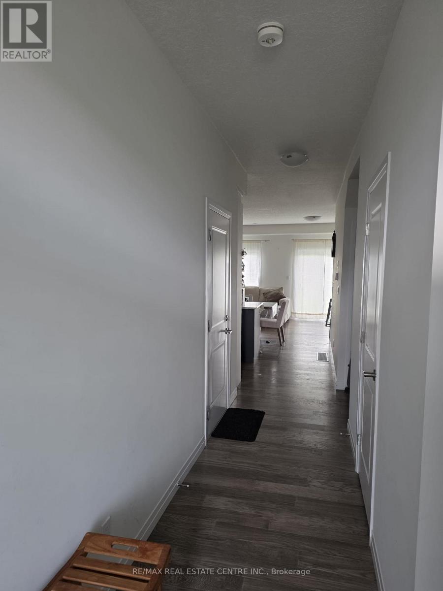 36 Queensbrook Crescent, Cambridge, Ontario  N1S 0E5 - Photo 6 - X13563830