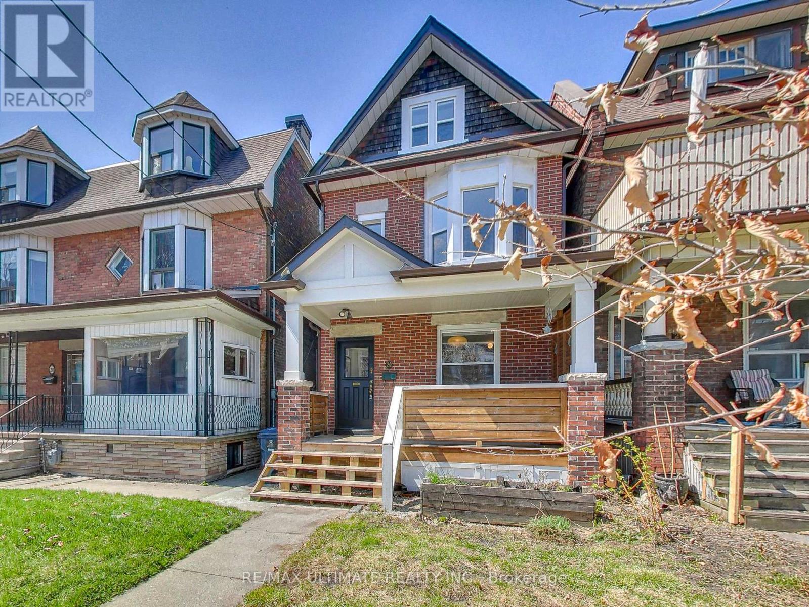 24 PAULINE AVENUE, Toronto (Dovercourt-Wallace Emerson-Junction)