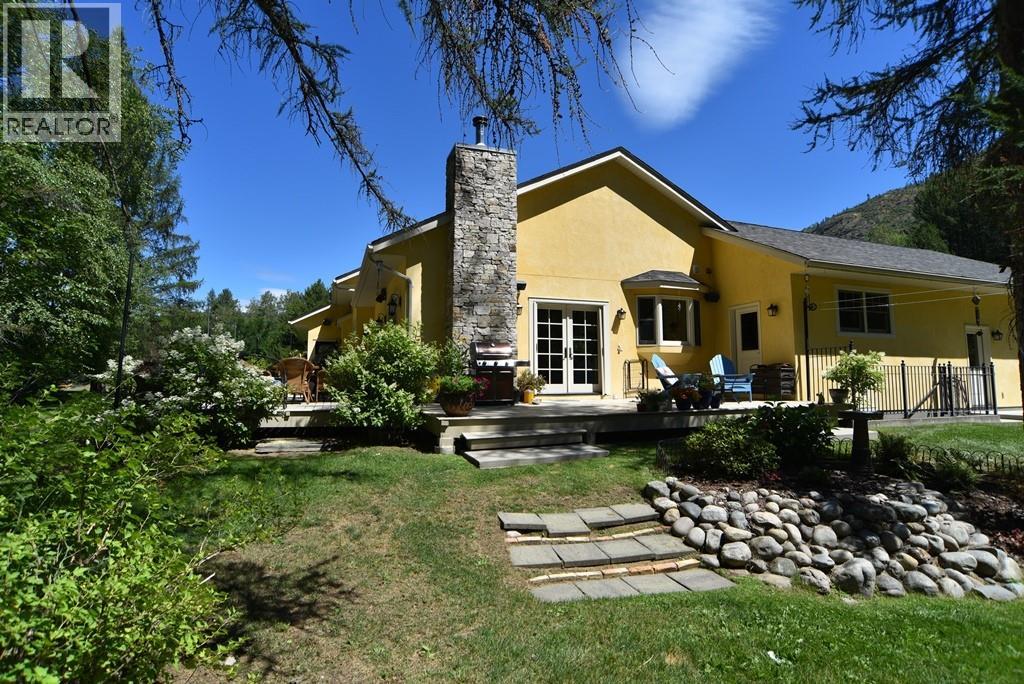 9309 Station Road, Trail, British Columbia  V1R 4W6 - Photo 5 - 10394560