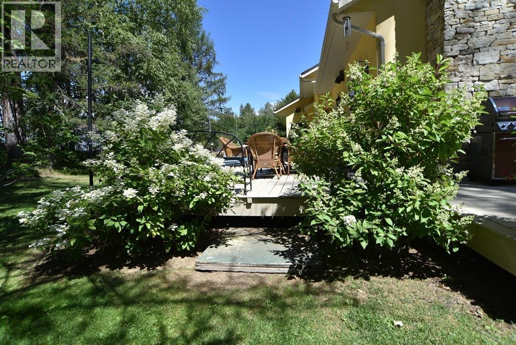 9309 Station Road, Trail, British Columbia  V1R 4W6 - Photo 62 - 10394560