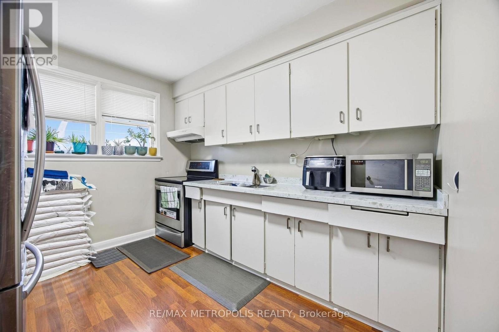 Basement - 11 Rambler Place, Toronto, Ontario  M3L 1N6 - Photo 12 - W13564124