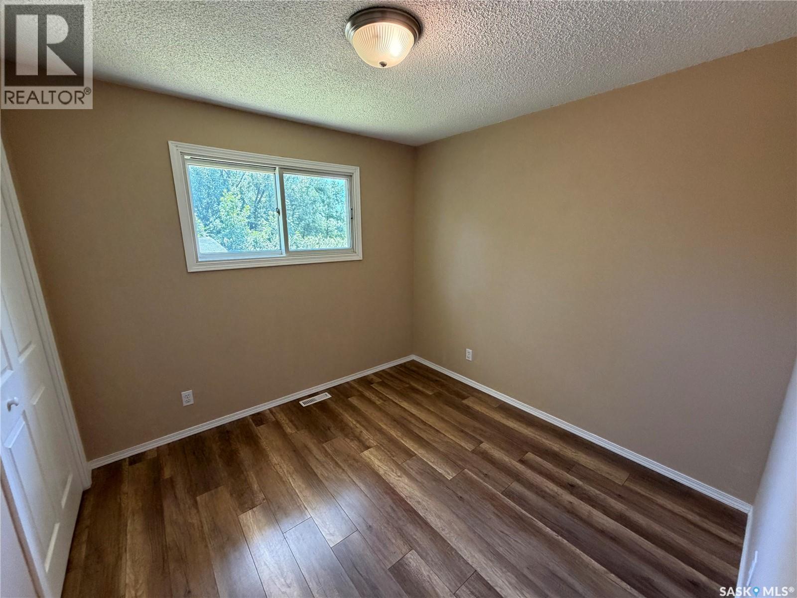 25 Souris Avenue, Redvers, Saskatchewan  S0C 0A5 - Photo 10 - SK042485