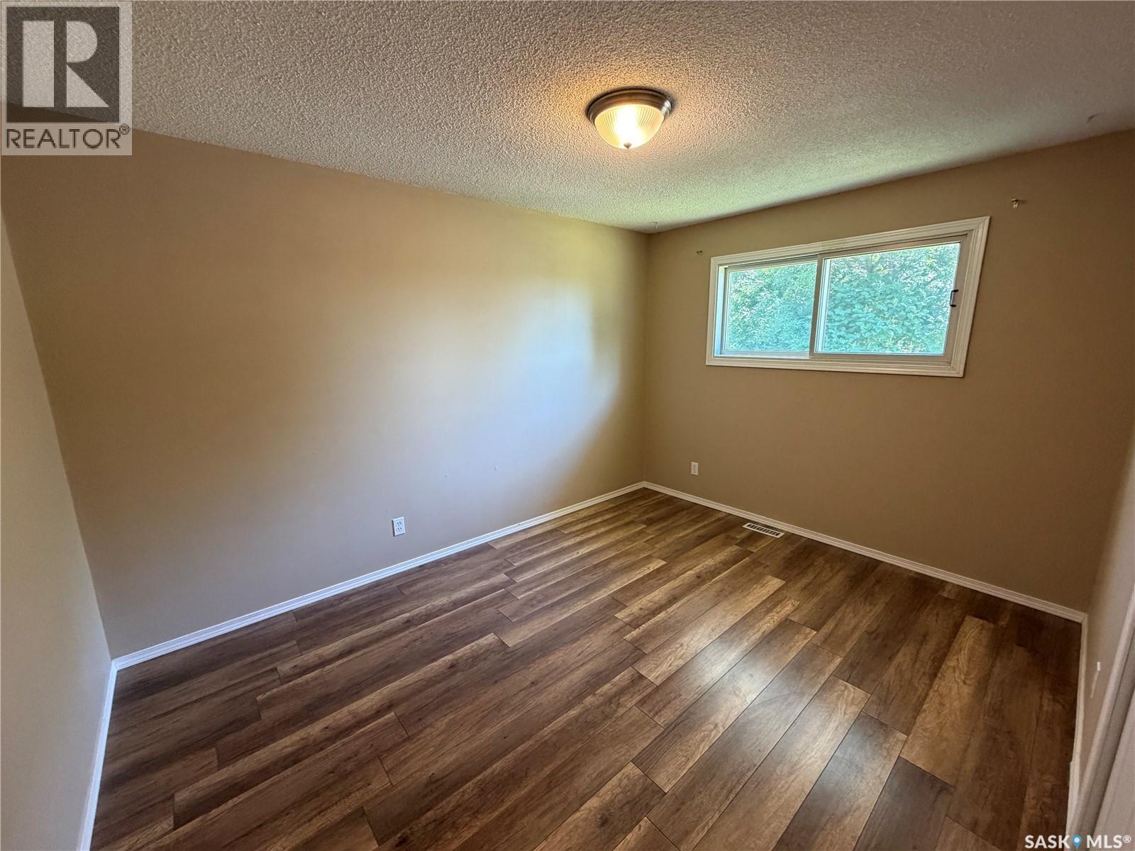25 Souris Avenue, Redvers, Saskatchewan  S0C 0A5 - Photo 8 - SK042485
