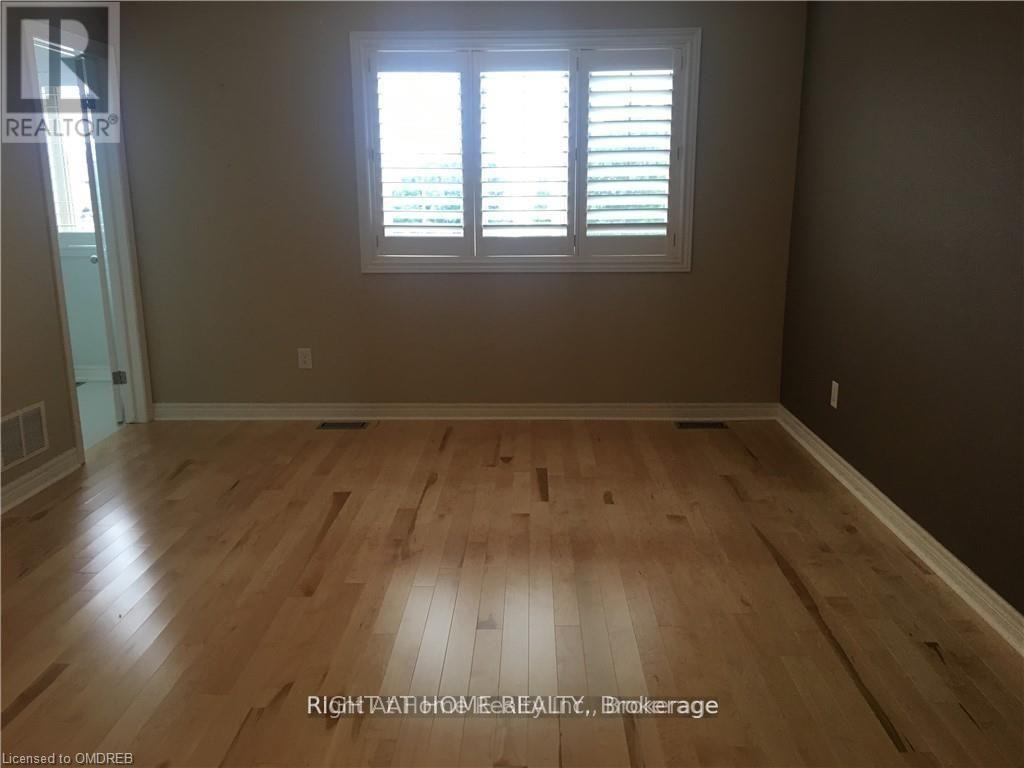 2234 Country Club Drive, Burlington, Ontario  L7M 5A8 - Photo 14 - W13564034