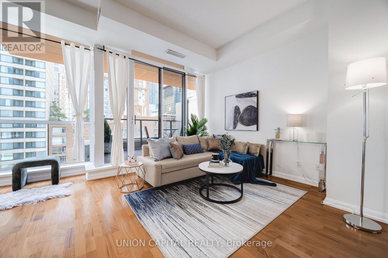 1820 - 111 ELIZABETH STREET, Toronto (Bay Street Corridor)