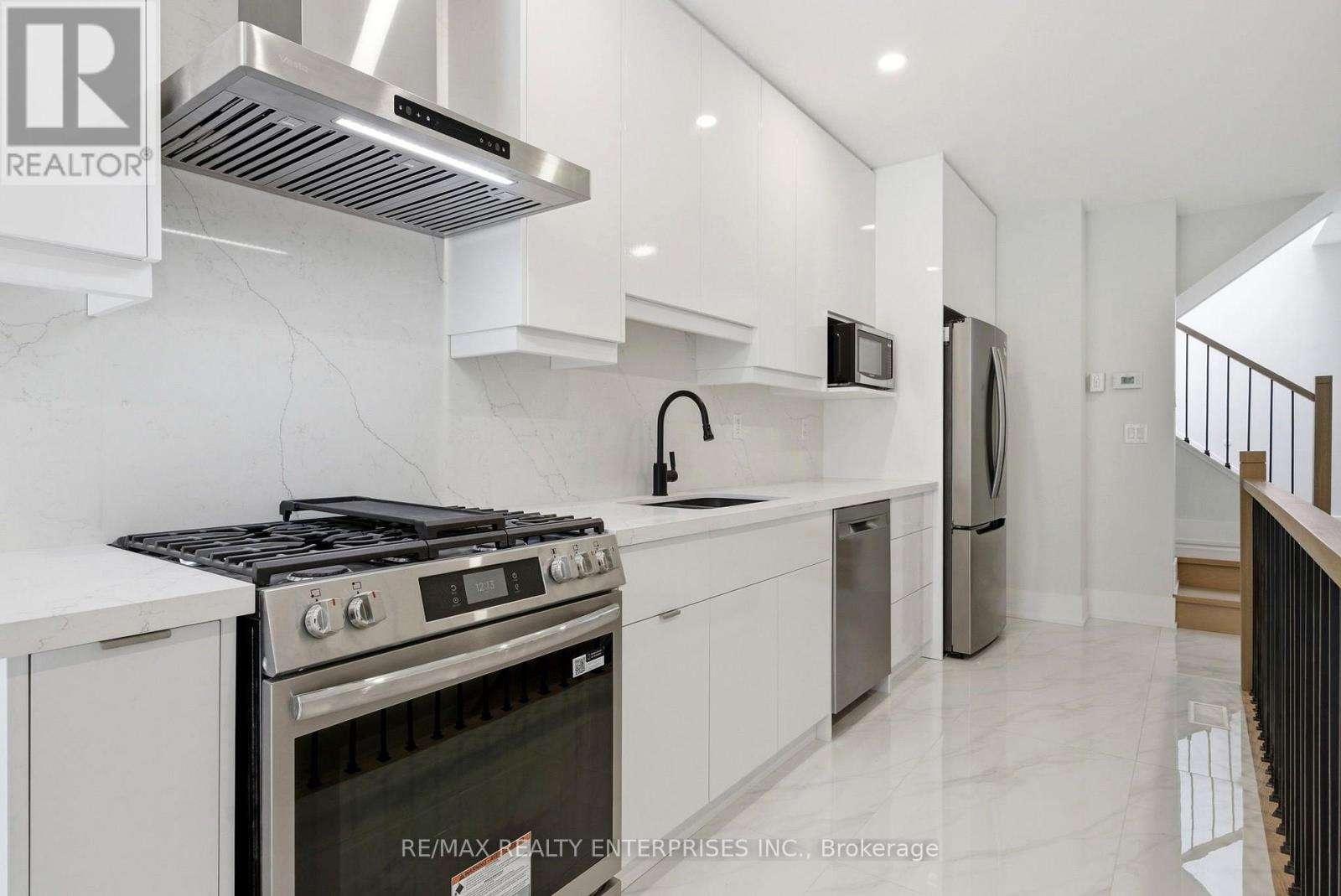 2 - 21 BELMONT STREET S - Photo 2