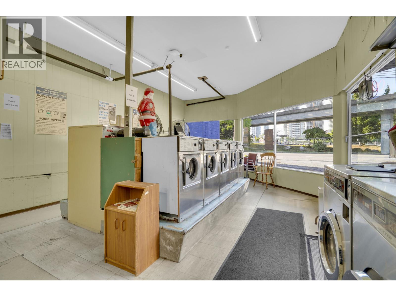 4784 IMPERIAL STREET — photo 4