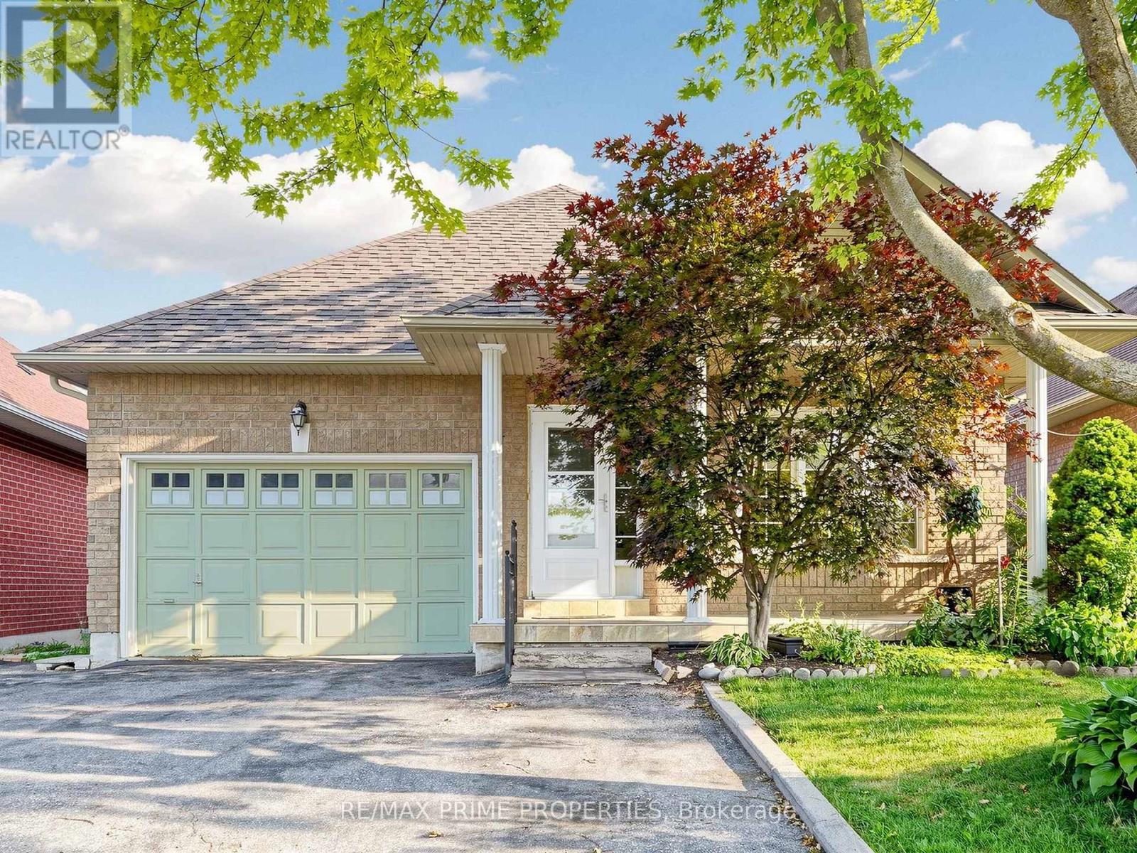 176 SAWMILL VALLEY DRIVE, Newmarket, Ontario