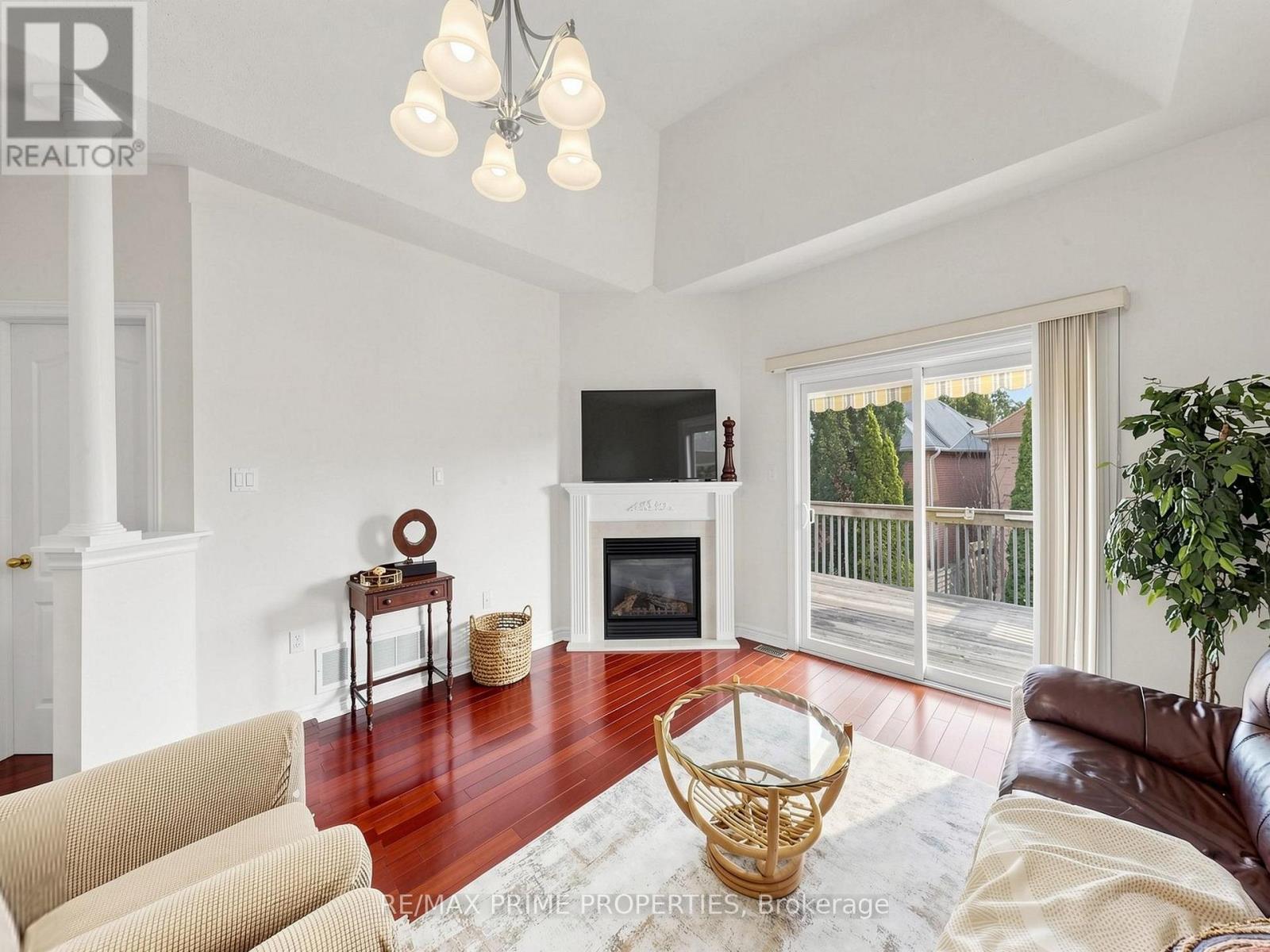 176 Sawmill Valley Drive, Newmarket, Ontario  L3X 2V7 - Photo 11 - N13564182