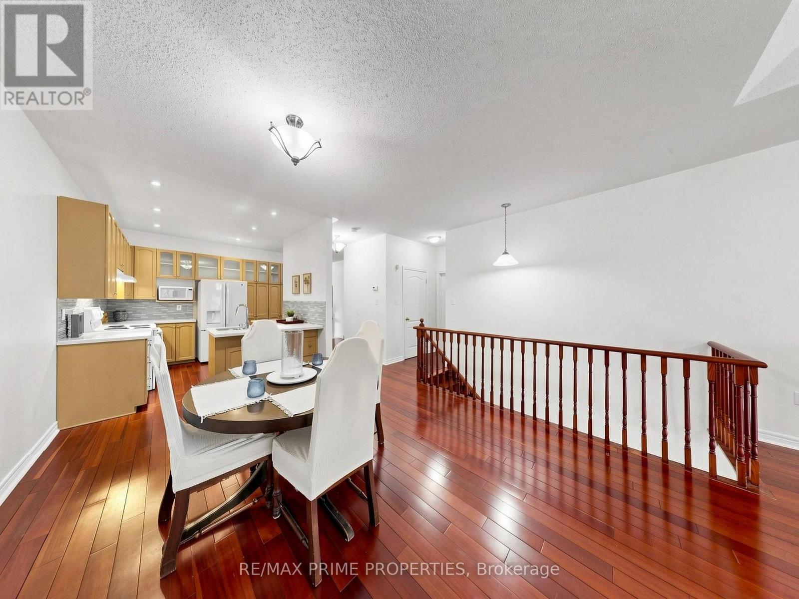 176 Sawmill Valley Drive, Newmarket, Ontario  L3X 2V7 - Photo 13 - N13564182