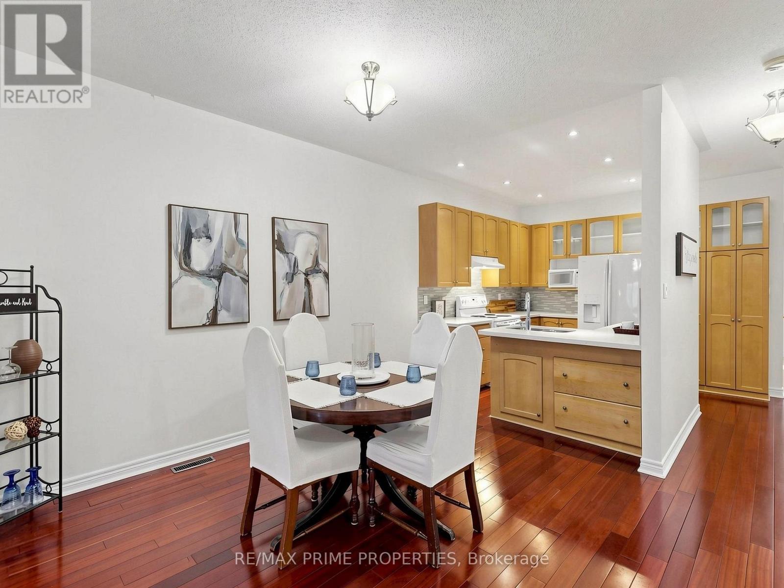 176 Sawmill Valley Drive, Newmarket, Ontario  L3X 2V7 - Photo 14 - N13564182