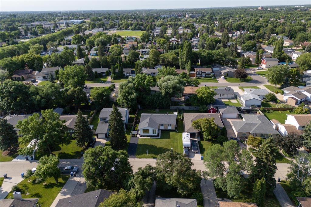 24 Southmoor Road, Winnipeg, Manitoba R2J 2P4 - Photo 37 - 202616596