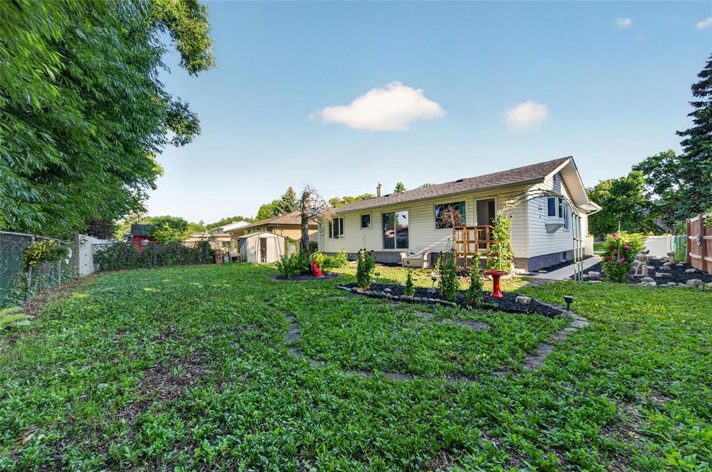24 Southmoor Road, Winnipeg, Manitoba R2J 2P4 - Photo 39 - 202616596